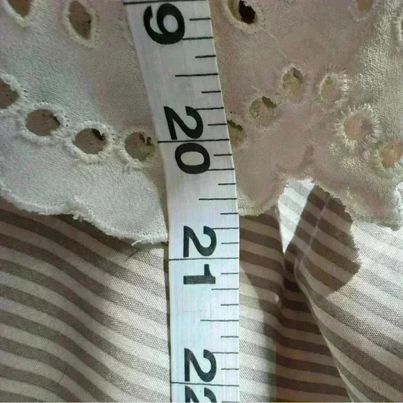 🌈 6/$60, Very Oversized, Loft Short Sleeve Top, Laser Cut Out Hem, Cream, Small - Picture 7 of 8